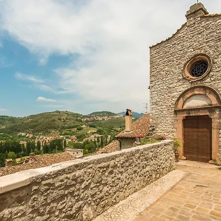 Apartment Beautiful In Loc, Saragano, Gualdo